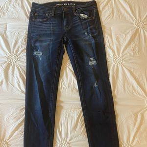 American Eagle Ripped Skinny Jeans! Size 2 Short.